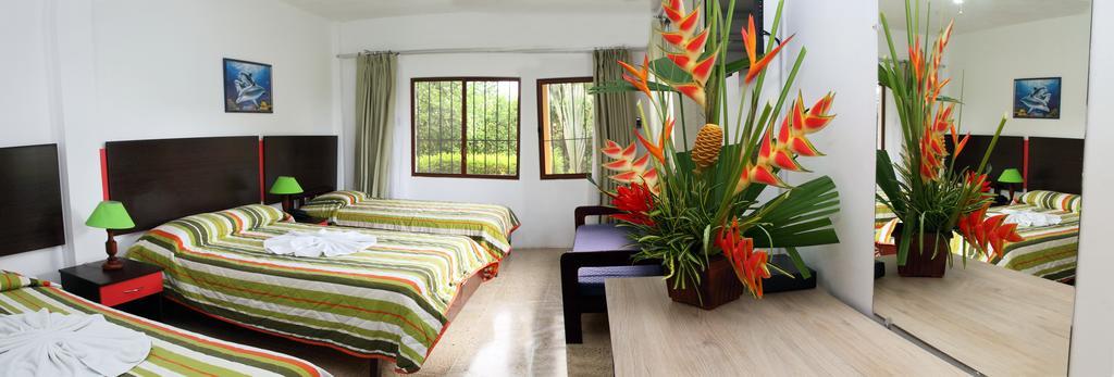 Hotel Puerto Ballesta Tonsupa Habitación foto