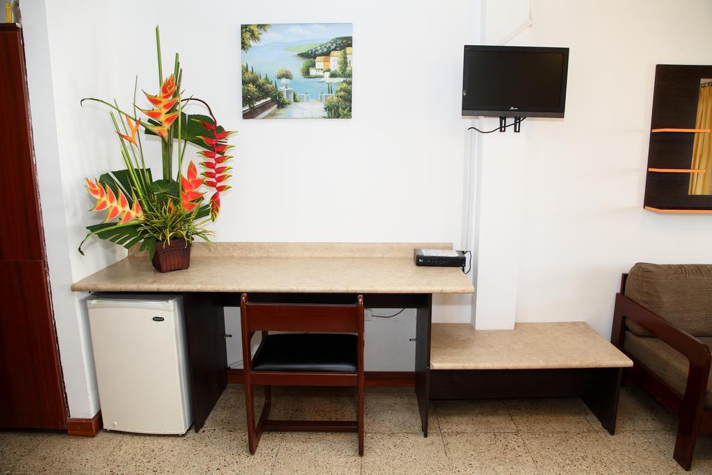 Hotel Puerto Ballesta Tonsupa Habitación foto